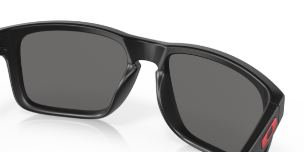 Oakley 9102 SUN — 910236 — Ottica Polaris