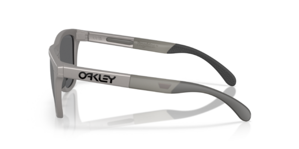 Oakley 9284 SOLE — 928423 — Ottica Polaris